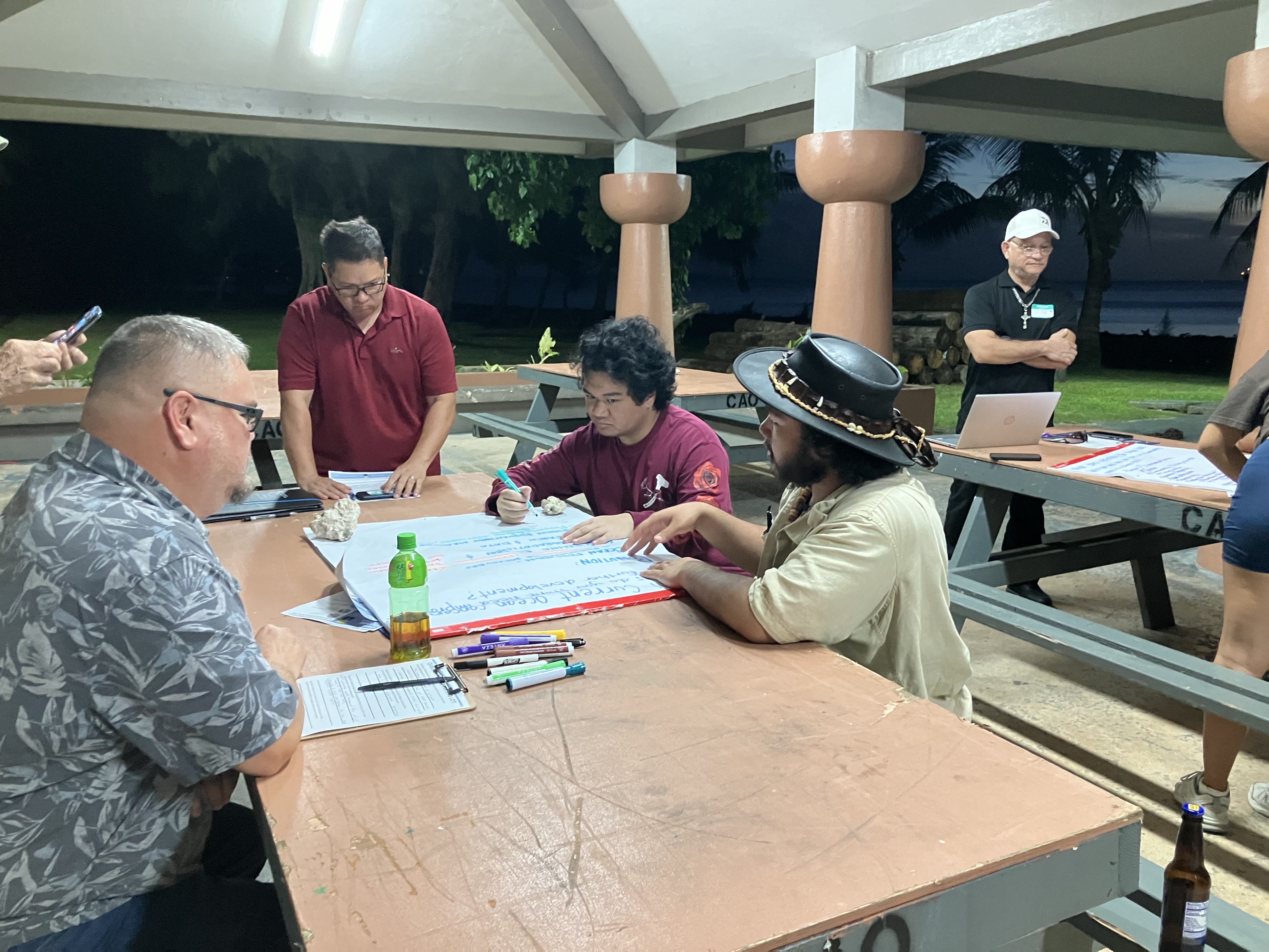 Jadrien Eigharisóór Litulumar Engagement Photo 1